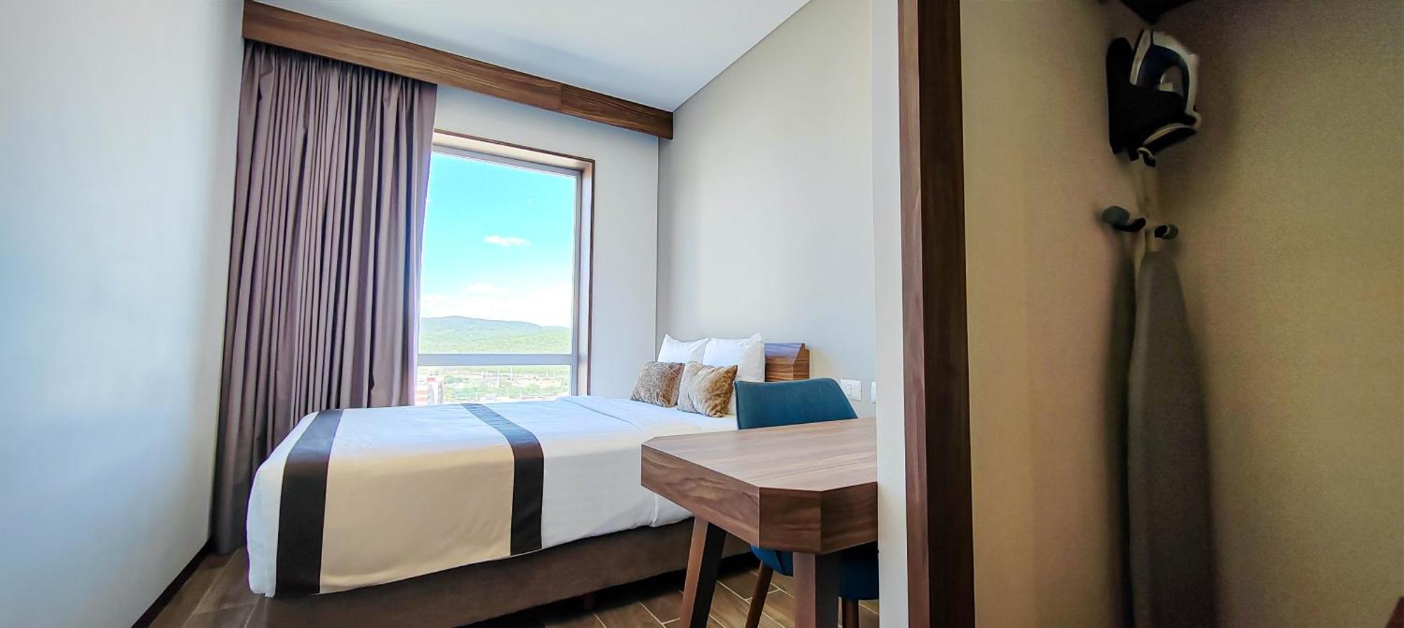 Fujitaya Queretaro Hotel Jurica Luaran gambar A bedroom at the hotel